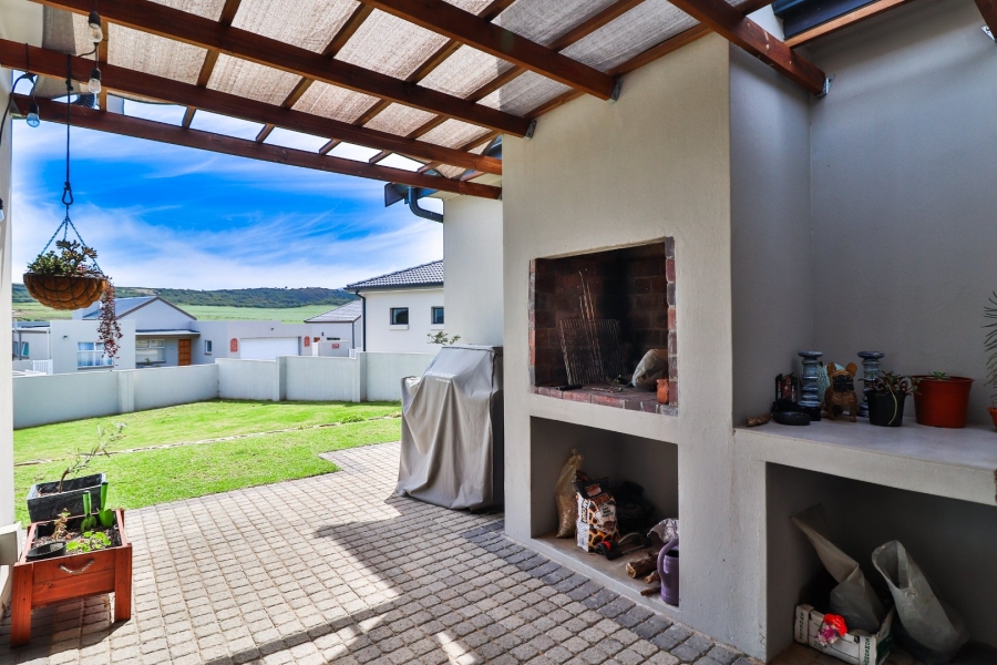 3 Bedroom Property for Sale in Reebok Western Cape